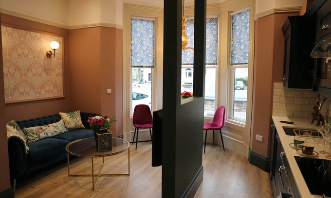 Southport Apartment | Apartment 1 - The Sutton