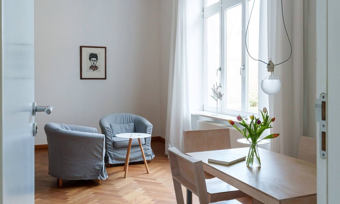 Landsdorf Apartment | Apartment 1 - Your retreat with a view of the elephant tree - The manor house -