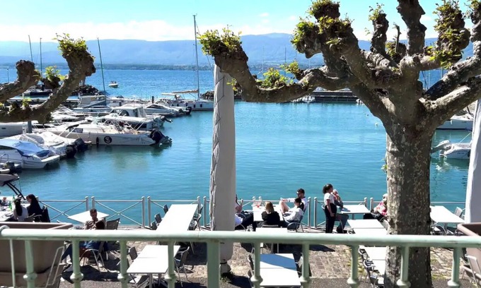 Nernier Apartment | Apartment 10 meters from the beach!