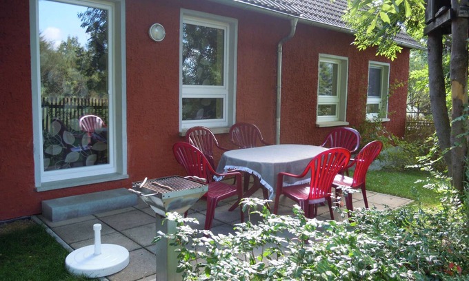 Kranichfeld Apartment | Apartment 2, 2 bedrooms with double bed, 2 extra beds (1 x bedroom, 1 x living area).