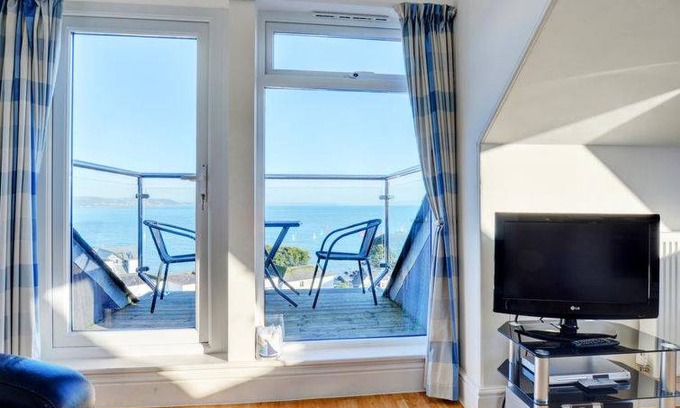 West Looe Apartment | Apartment ∙ 2 bedrooms ∙ 4 guests