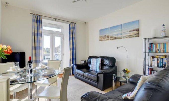 West Looe Apartment | Apartment ∙ 2 bedrooms ∙ 4 guests