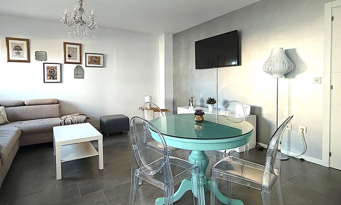 Puerto de Guimar Apartment | Apartment 2 minutes from the beach! Ideal for a few days with family and couples.