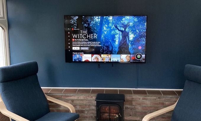 New Forest District Apartment | Apartment-2 Family-Ensuite with Shower-Garden View