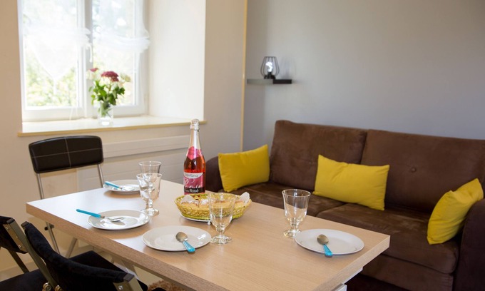 Pleudihen-sur-Rance Apartment | Apartment 2/4 People between Dinan and Saint Malo wifi, sheets, included