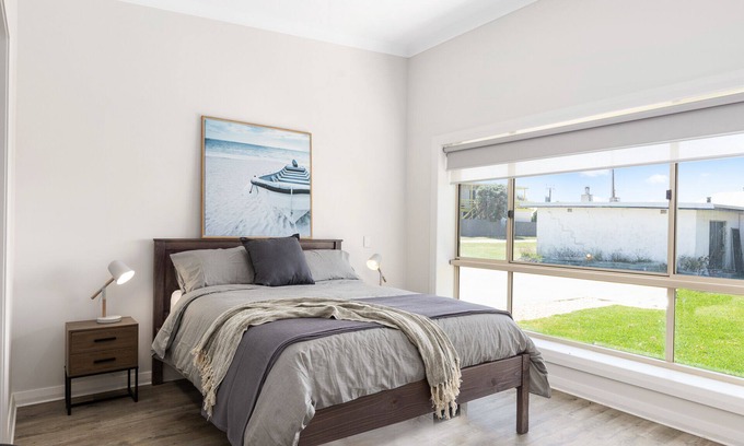 Carpenter Rocks Apartment | Apartment 2 - Luxury Apartment & Rooms - Free Wifi - Close To Beach