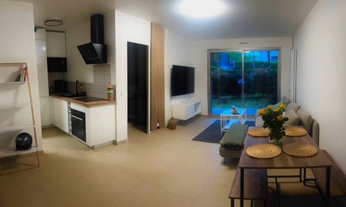 Saint-Gratien Apartment | Apartment 2 minutes from Lake Enghien les Bains