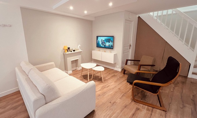 Port-Vendres Apartment | Apartment 2 steps from the port, shops and market. Ideal for families