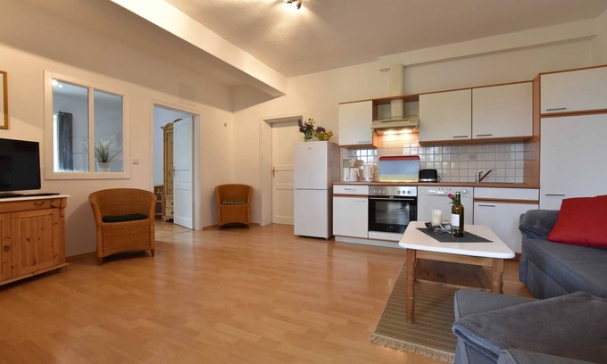 Stove Apartment | Apartment 2 with 2 bedrooms (2-5 pers.) on the ground floor - Villa Seeheim vacation property directly on the waterfront