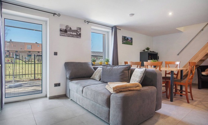 Schmatzin Apartment | Apartment '2' with Private Terrace, Private Garden and Wi-Fi