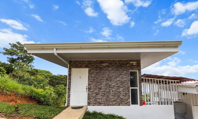 Tarcoles Apartment | Apartment #3 -1-bedroom apartment with WiFi, AC in tranquil Tarcoles