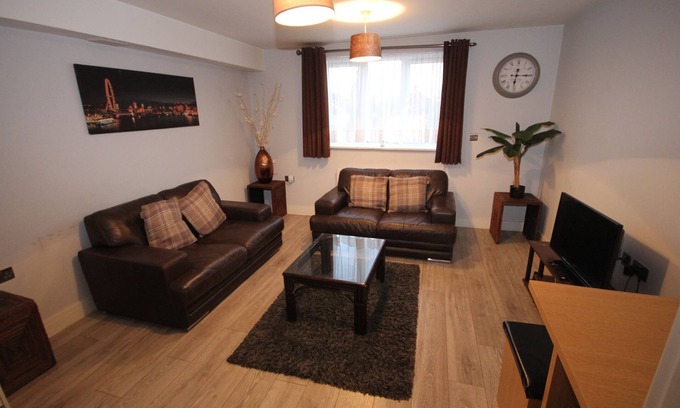 Yiewsley Apartment | Apartment 3 - Holden Court