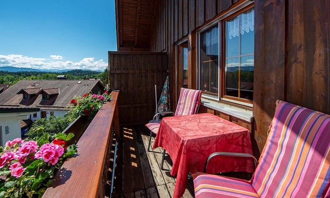 Oberreitnau Apartment | Apartment '3' with Mountain View, Shared Garden and Wi-Fi