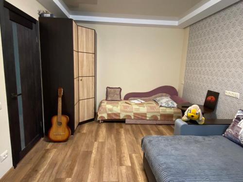 Dzerzhyns'kyi District Apartment | Apartment 30 m2 on Sergei Esenin 11