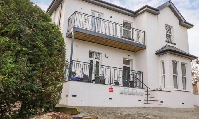 Roundham Cottage | APARTMENT 4 10 SOMERS COURT, family friendly in Paignton