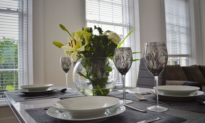 Birkenhead Apartment | Apartment 4 33 Hamilton Square - Large apartment sleeps 5