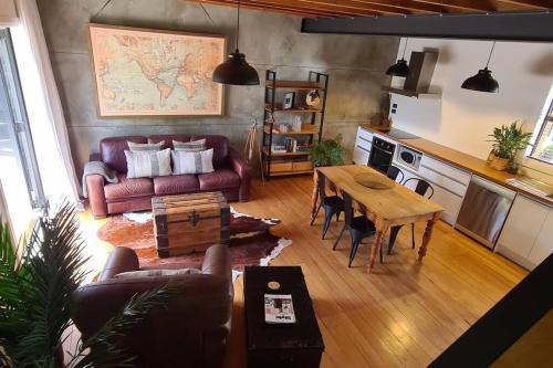Blenheim Apartment | Apartment 4 - Haddin Court - Chic NY Loft Style