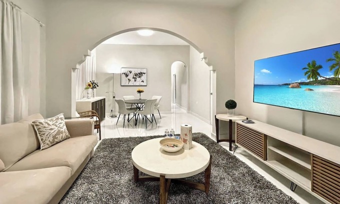 Parque Condo | APARTMENT 4 · Stunning 2-Bedroom Apartment