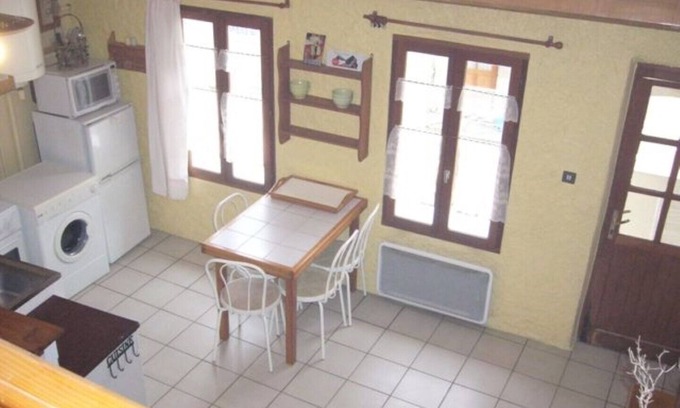 Nissan-lez-Enserune Apartment | Apartment 5 people center village