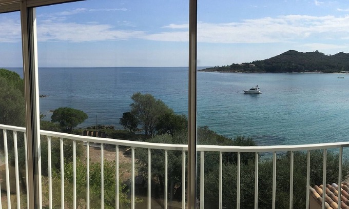 Favone Apartment | Apartment 5 people 2nd floor, superb sea view, direct access to the beach