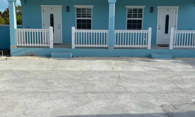 Leeward Settlement Apartment | Apartment- 5 Mins Drive to the Beach