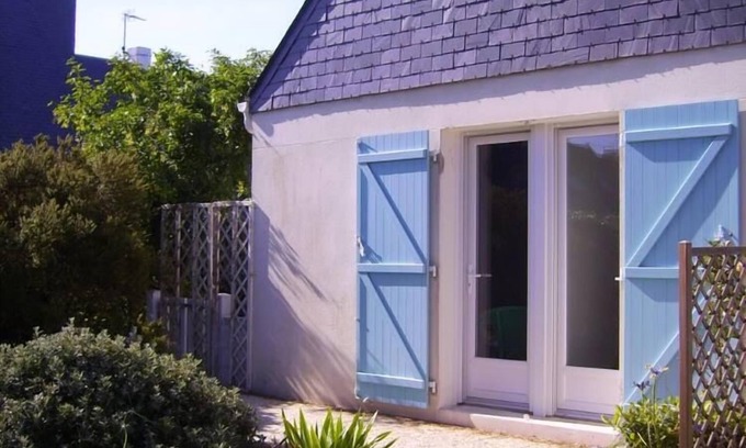 Batz-sur-Mer Apartment | APARTMENT 62 m2 with garden, 300m FROM LA GOVELLE BEACH AND COASTAL PATHWAY
