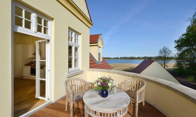 Grubnow Apartment | Apartment 7 with lake view and large balcony - Gut Grubnow Rügen