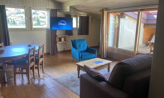 Demi-Quartier Apartment | Apartment 71m2 near Megève, 200m 🚠la Princesse, covered parking, skiroom