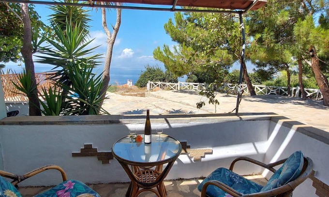 Koumeika House | Apartment 800m From Koumeika, Samos