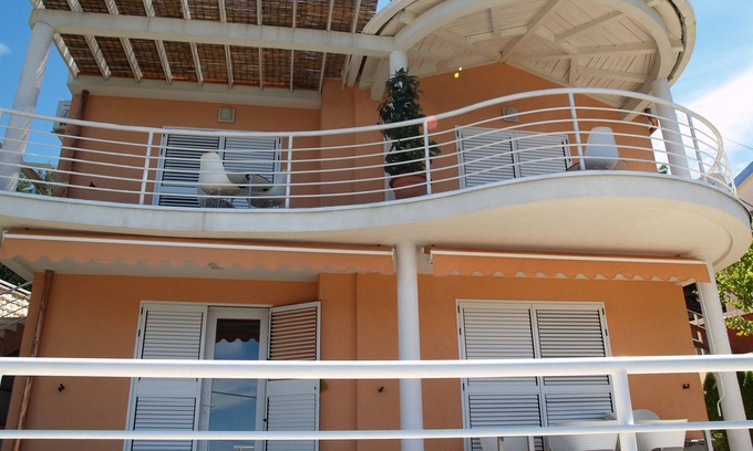 Lukovo Apartment | Apartment a 45sqm, unobstructed sea view, about 150m to the sea