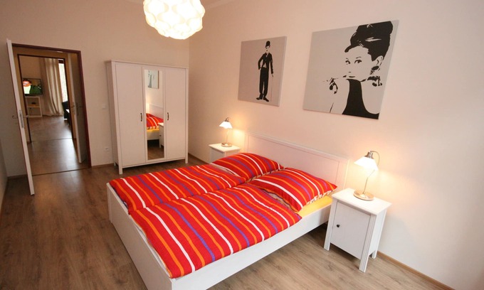 Goerlitz Apartment | Apartment A-M APARTMENT HOUSE 50M TO THE WALKING ZONE 20 PARKING SPACES IN HOF FREE OF CHARGE