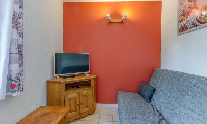 Le Bourg-d'Oisans Apartment | Apartment 'A1 Renard' with Mountain View, Shared Garden and Wi-Fi