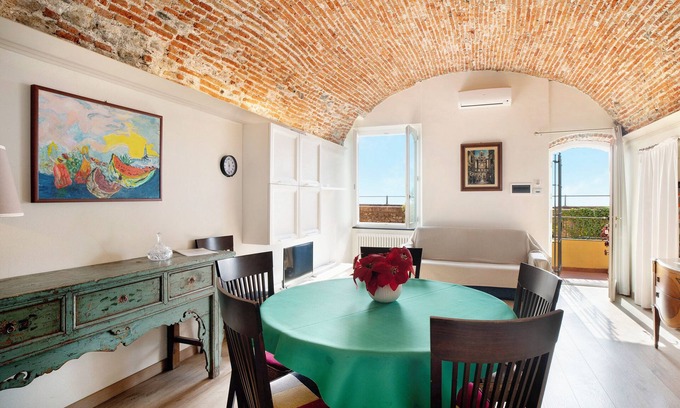Cervo Apartment | Apartment 'Actis2, Borgo Dei Pescatori' with Balcony, Wi-Fi and Air Conditioning