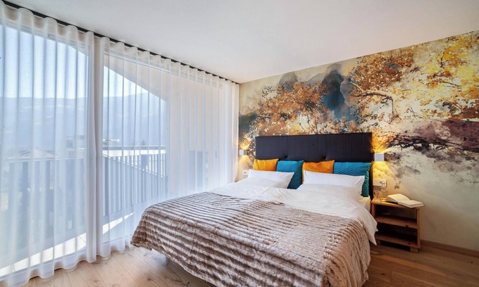 Naturno Apartment | Apartment 'Adler Living Attika Wohnung' with Mountain View, Terrace & Wi-Fi