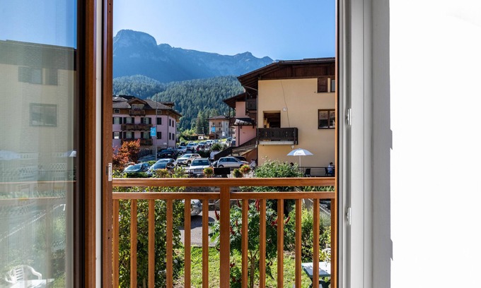 Dimaro Apartment | Apartment "Al Sasso Rosso" with Mountain View & Balcony