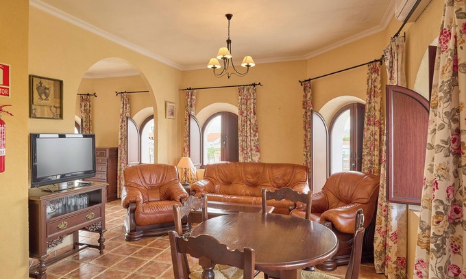 Valsequillo Apartment | Apartment 'Alheli' with Balcony, Wi-Fi and Air Conditioning