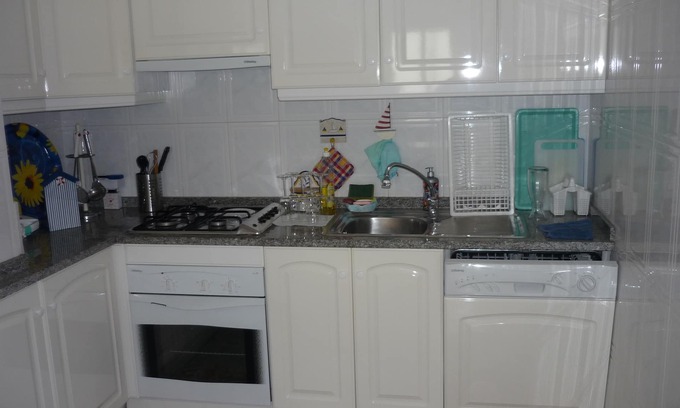 Furadouro Apartment | APARTMENT ALL TEAM FURADOURO 400M FROM THE BEACH WITH WIFI