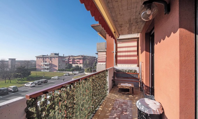 Seriate Apartment | Apartment 'Alle Porte Di Bergamo' with Balcony and Wi-Fi