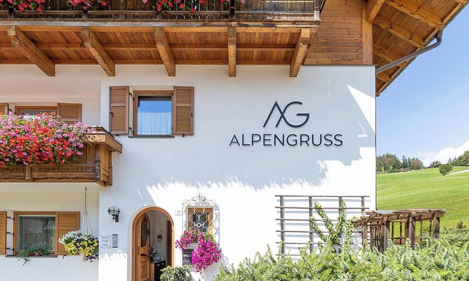 Prato alla Drava Apartment | Apartment 'Alpengruss Aqua' with Mountain View, Shared Garden and Wi-Fi