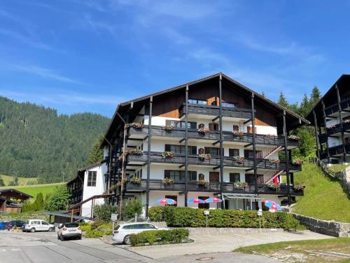 Resten Apartment | Apartment Alpenappartement Buchenhöhe A301 by Interhome