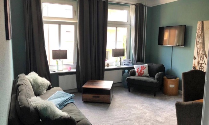 Mitte Apartment | Apartment 'Altbaucharme In Zentraler Lage' with Wi-Fi