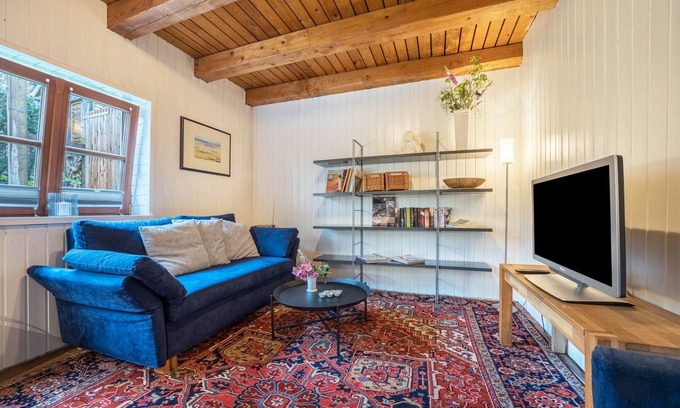 Nienstadt Apartment | Apartment 'Alte Polsterei' with Private Terrace, Shared Garden and Wi-Fi