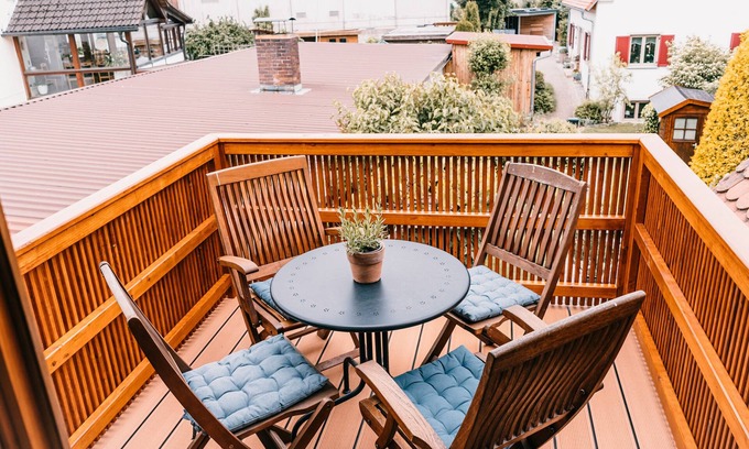 Heideck Apartment | Apartment 'Alte Schneiderei' with Balcony and Wi-Fi