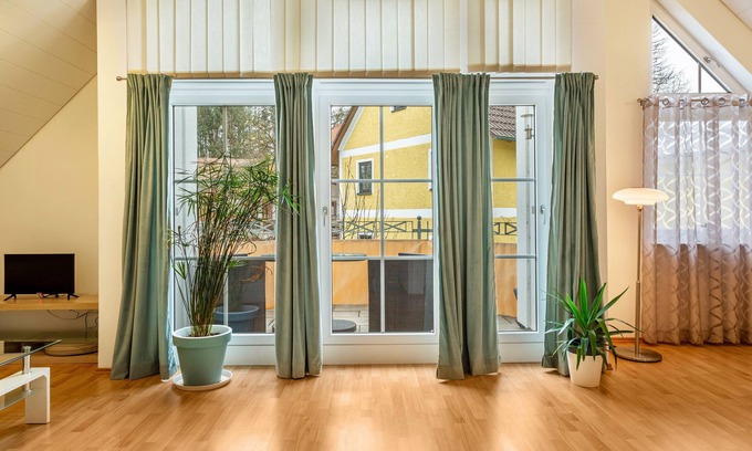 Dachau District Apartment | Apartment 'Am Schlossberg' with Balcony and Wi-Fi