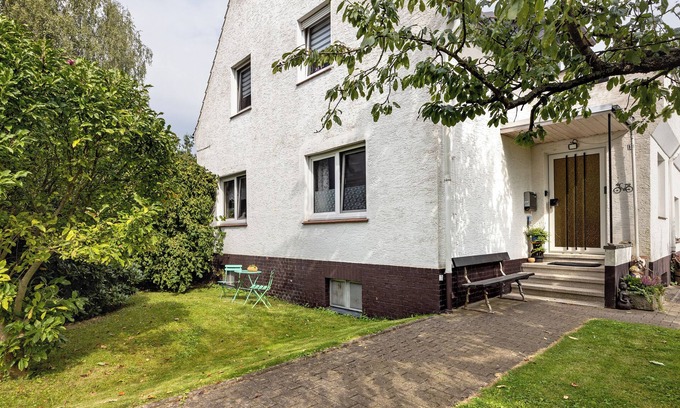 Porta Westfalica Apartment | Apartment 'Am Weserradweg' with Shared Terrace, Private Garden and Wi-Fi