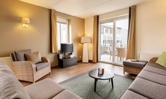 Zeewolde Apartment | Apartment am Wasser für 8 Personen
