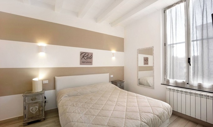 Albenga Apartment | Apartment 'Ama' with Balcony, Wi-Fi and Air Conditioning
