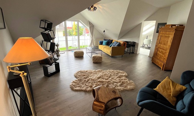 Damm Apartment | Apartment 'An Der Aschaffaue' with Private Terrace, Balcony and Wi-Fi