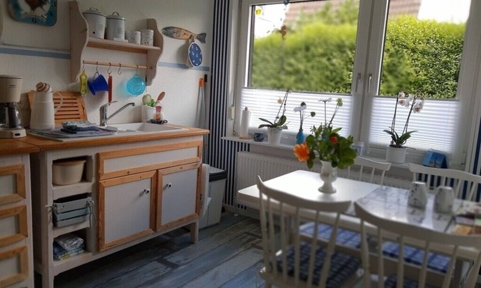 Schortens Apartment | Apartment 'An Der Nordsee' with Private Terrace, Shared Garden and Wi-Fi