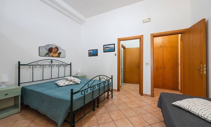 Cocumola Apartment | Apartment 'Angeli Nel Salento - Casa Vacanza 1' with Shared Terrace, Wi-Fi and Air Conditioning
